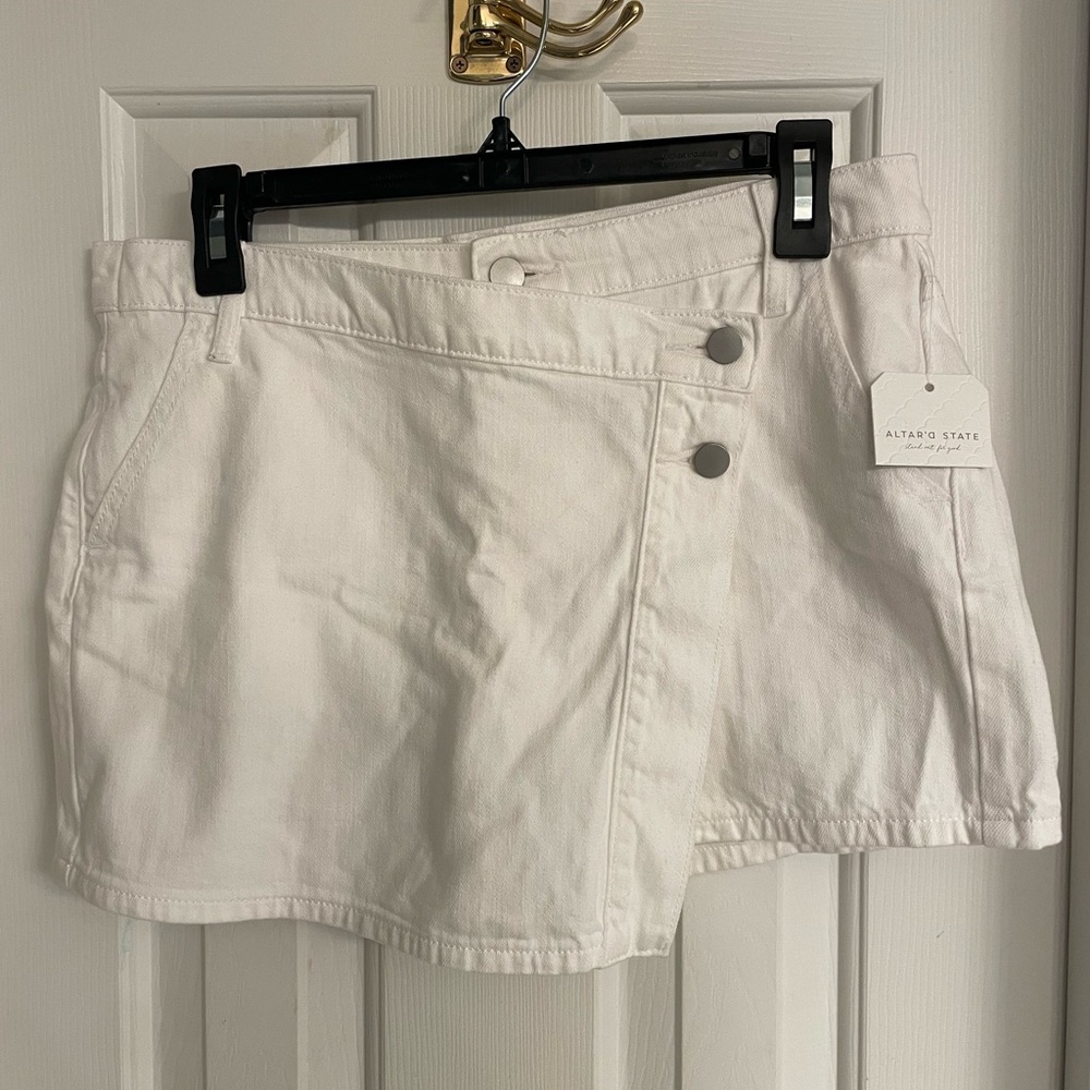 Altar'd State White Women Shorts